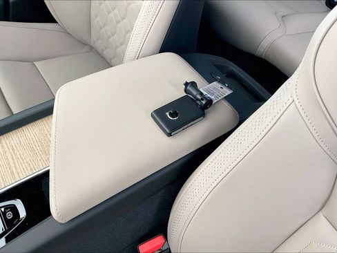 New 2026 Volvo XC60 T8 Plus w/ Protection Package Premier AWD/4WD image 23