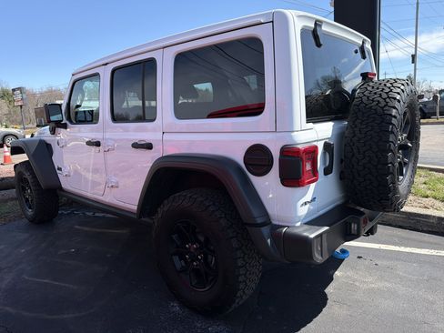 Used 2024 Jeep Wrangler Willys image 4