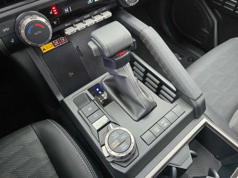 Certified 2025 Toyota 4Runner TRD Off-Road Premium image 35