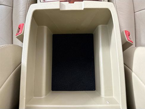 Used 2012 Toyota Highlander Limited image 31