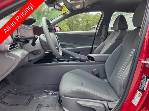 Used 2024 Hyundai Elantra SEL FWD image 9