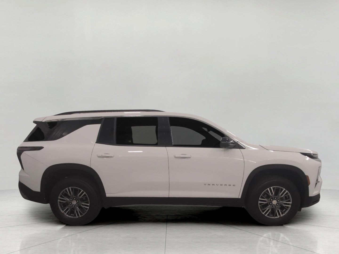 Certified 2024 Chevrolet Traverse LT w/ LPO, Floor Liner Package FWD image 9