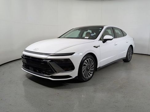 Certified 2025 Hyundai Sonata Limited image 3