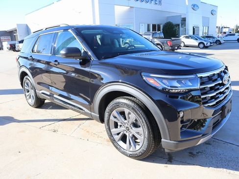 New 2026 Ford Explorer Active w/ Active Comfort Package image 1