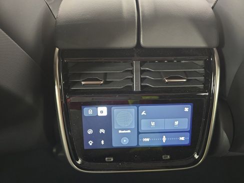 Used 2024 Rivian R1S Adventure AWD/4WD image 30