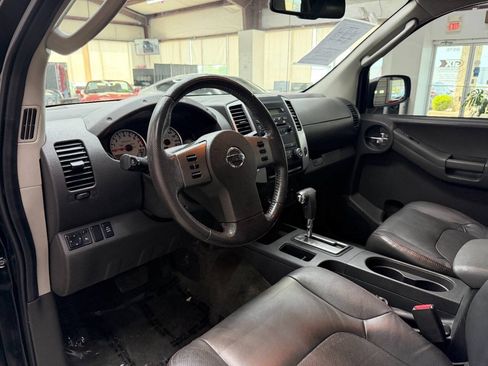 Used 2011 Nissan Xterra PRO-4X w/ Pro-4x Leather Pkg AWD/4WD image 19