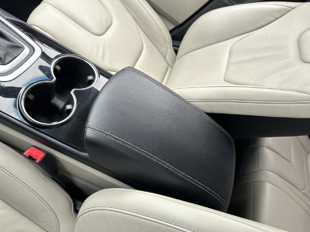 Used 2016 Ford Edge Titanium w/ Technology Package FWD image 22