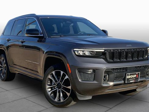 Used 2023 Jeep Grand Cherokee Overland AWD/4WD image 3