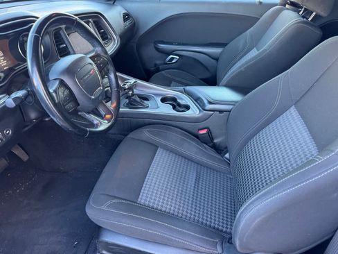 Used 2020 Dodge Challenger SXT image 10