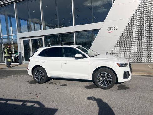 Used 2023 Audi Q5 2.0T Premium Plus w/ Premium Plus Package image 12