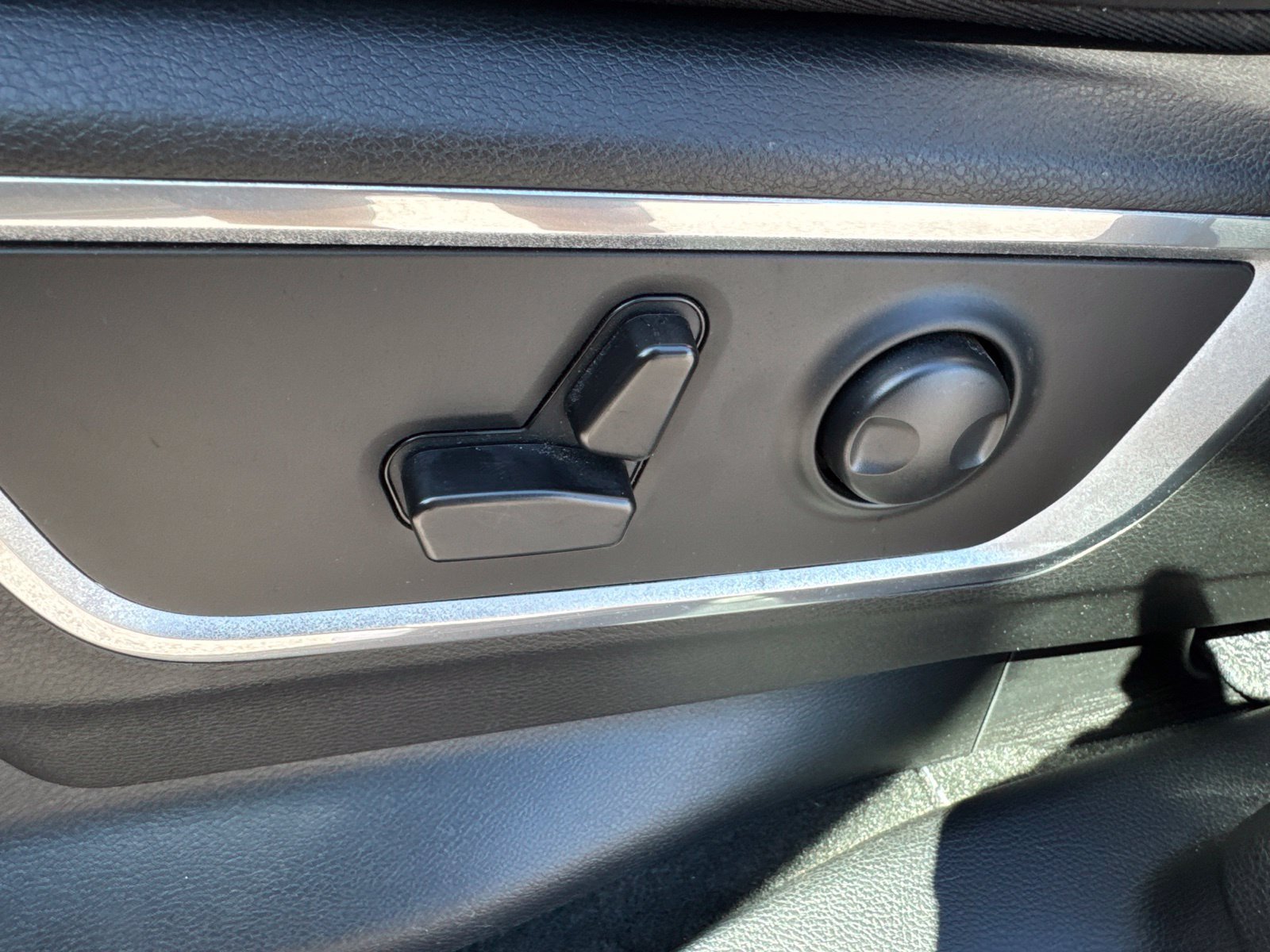 Used 2023 RAM 1500 Laramie AWD/4WD image 20