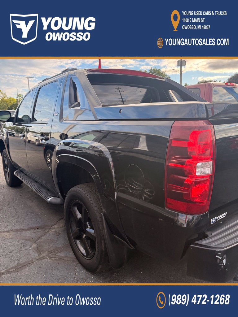 Used 2011 Chevrolet Avalanche LT AWD/4WD image 7