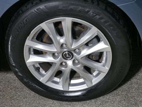 Used 2015 MAZDA MAZDA3 i Touring w/ Technology Package image 15