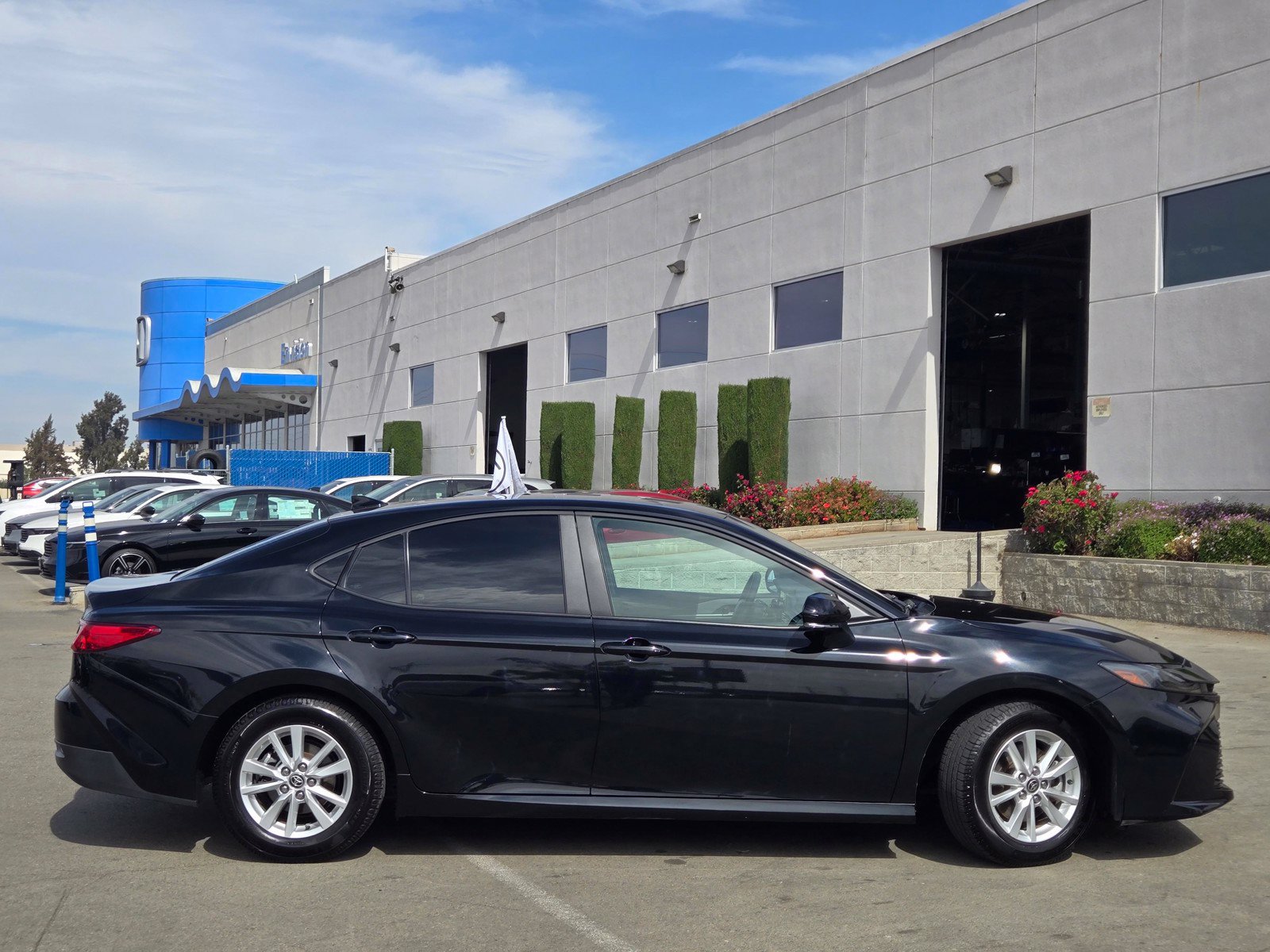 Used 2026 Toyota Camry LE w/ Convenience Package FWD image 8