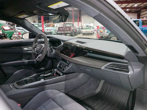 Used 2022 Audi e-tron GT Premium Plus w/ Performance Package AWD/4WD image 34