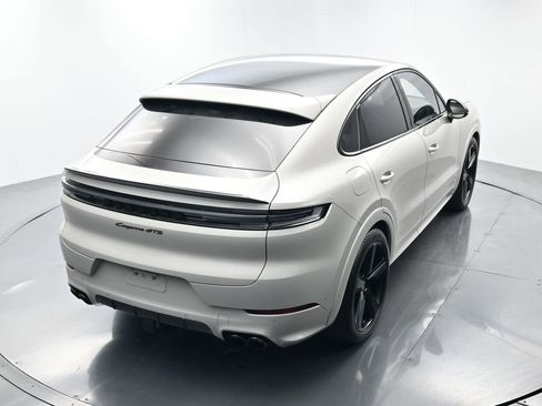 Certified 2026 Porsche Cayenne GTS AWD/4WD image 41