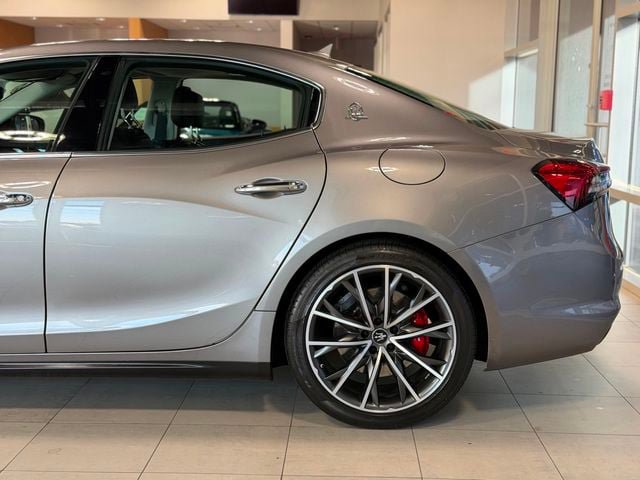 Used 2021 Maserati Ghibli S Q4 AWD/4WD image 9