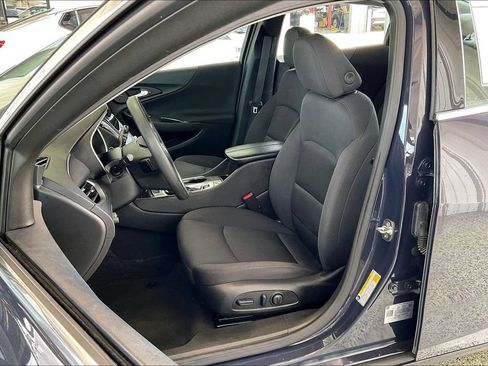 Used 2025 Chevrolet Malibu LT FWD image 25
