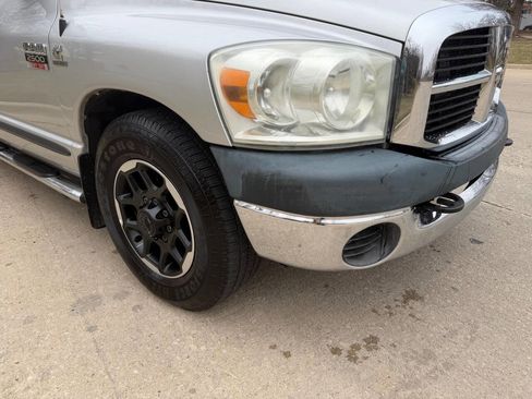 Used 2009 Dodge Ram 2500 Truck SXT image 8