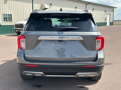 Used 2023 Ford Explorer XLT AWD/4WD image 38