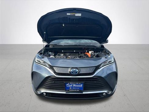 Certified 2024 Toyota Venza XLE image 5