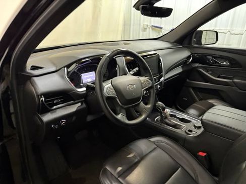Used 2023 Chevrolet Traverse RS AWD/4WD image 36