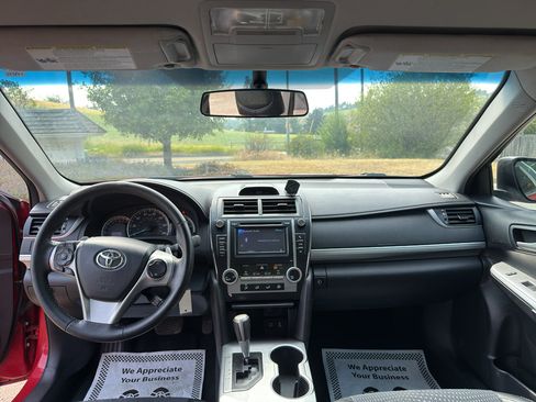 Used 2013 Toyota Camry SE FWD image 18