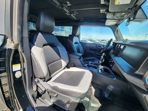 Used 2024 Ford Bronco Black Diamond w/ Sasquatch Package image 14