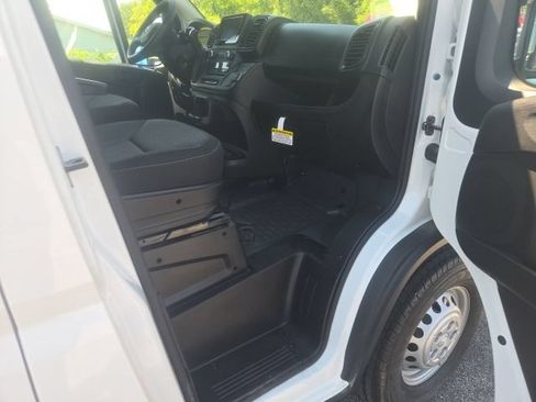 Used 2025 RAM ProMaster 2500 w/ Convenience Group FWD image 19