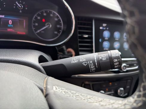 Used 2020 Buick Encore Preferred image 15