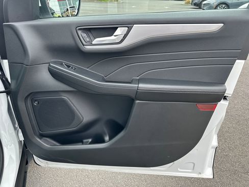 Used 2023 Ford Escape SE w/ PHEV Premium Package FWD image 16
