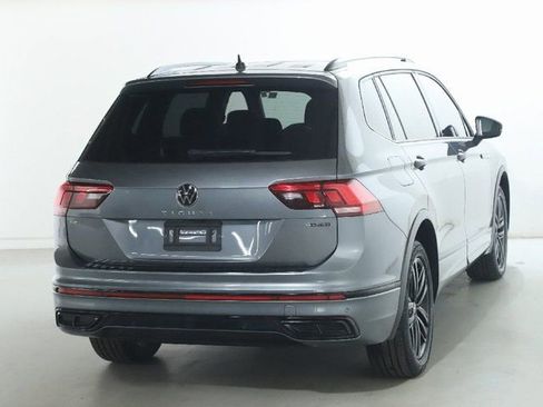 Used 2022 Volkswagen Tiguan SE R-Line AWD/4WD image 46