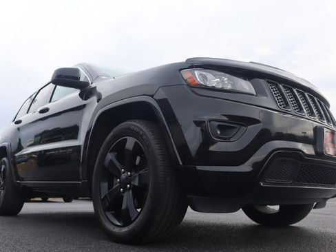 Used 2015 Jeep Grand Cherokee Altitude image 18