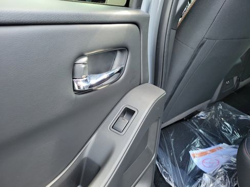 New 2025 Nissan Frontier PRO-4X image 13