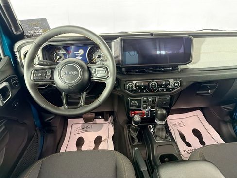 Used 2024 Jeep Wrangler Willys image 21