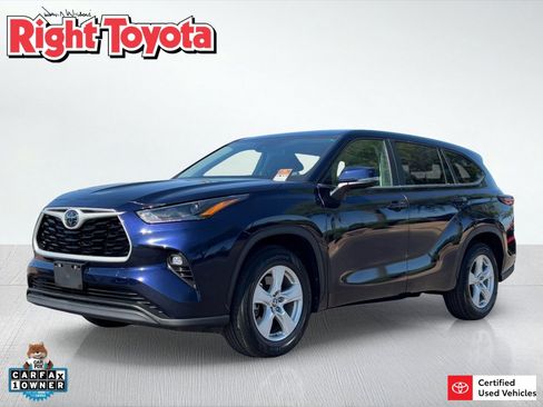 Used 2025 Toyota Highlander LE image 1