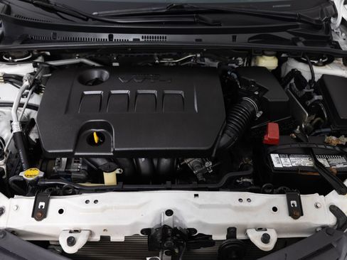 Used 2015 Toyota Corolla LE image 40