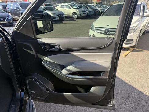 Used 2020 Chevrolet Suburban LT image 12