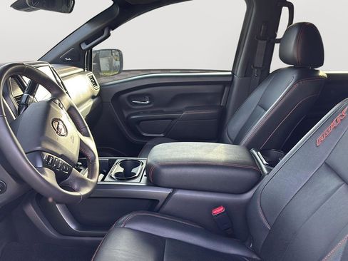 Used 2024 Nissan Titan PRO-4X w/ Pro-4x Convenience Package image 10