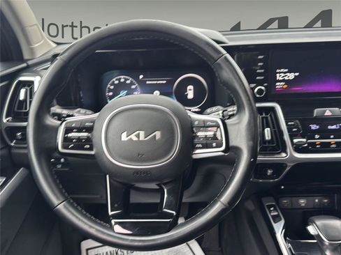 Used 2023 Kia Sorento SX AWD/4WD image 10