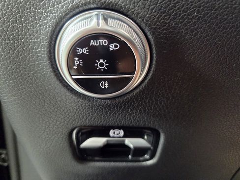 Used 2023 Mercedes-Benz GLC 300 image 19