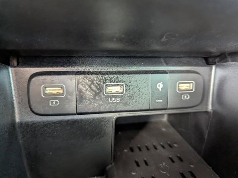 Used 2023 Kia Sorento SX image 23