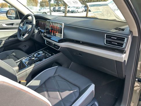 New 2026 Volkswagen Atlas Peak Edition AWD/4WD image 40