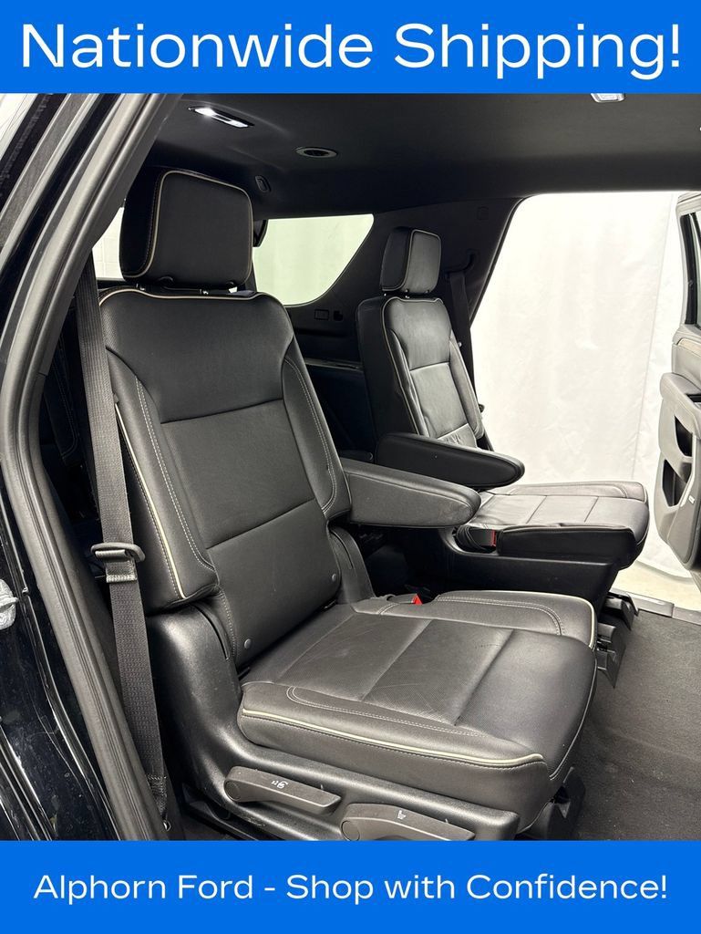 Used 2023 Chevrolet Tahoe Premier AWD/4WD image 28