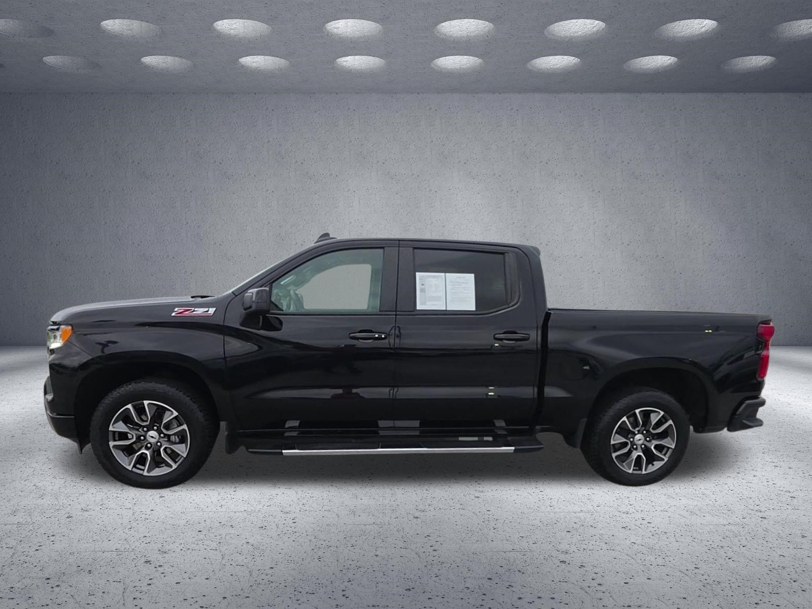 Used 2024 Chevrolet Silverado 1500 RST AWD/4WD image 2