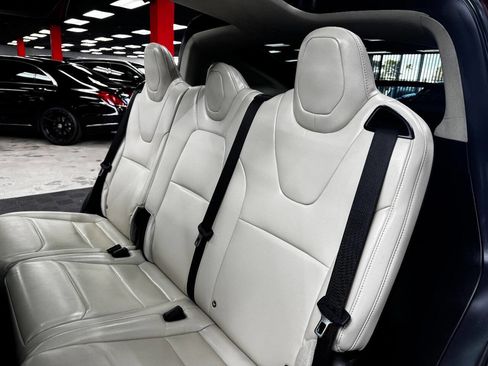 Used 2017 Tesla Model X 75D image 41
