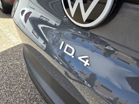 Used 2023 Volkswagen ID.4 Pro S RWD image 21