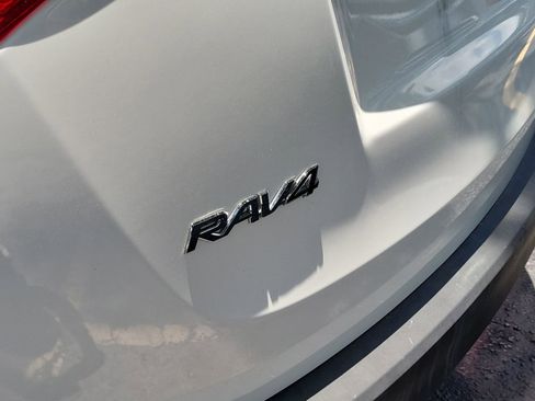 Used 2015 Toyota RAV4 XLE FWD image 6