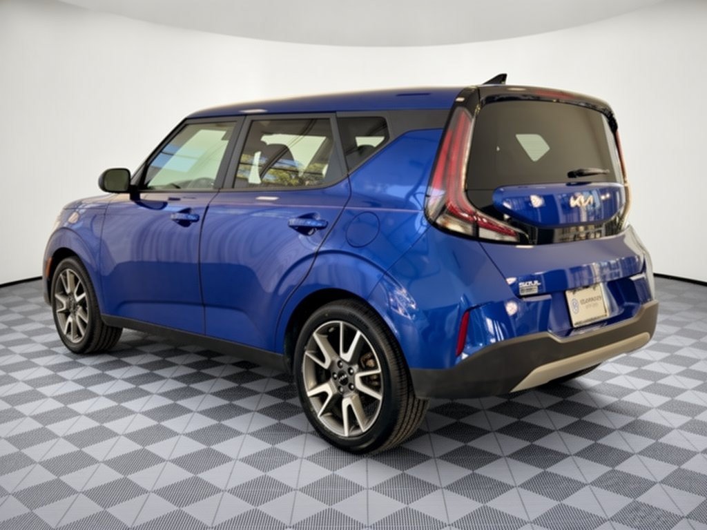 Used 2024 Kia Soul EX w/ Option Group 015 FWD image 3