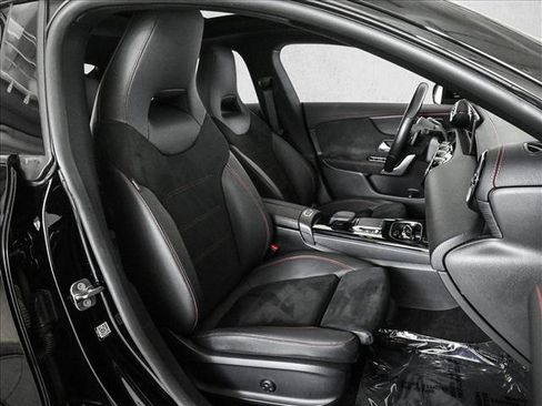 Used 2023 Mercedes-Benz CLA 250 4MATIC image 22